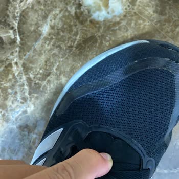 Adidas Çalışanlarının İlgisizliği Ve Ürünün Kısa Sürede Deformesi Mağduriyet Yarattı