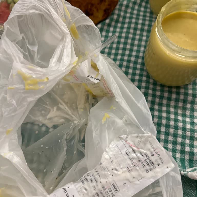 Sipariş Edilen Çorbanın Yanık Ve Akmış Gelmesi Üzerine Restorandan Tehdit Edilmesi