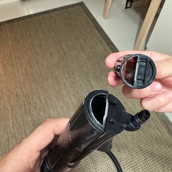 Bissell Türkiye Halı Yıkama Makinası Su Çekmiyor Ve Tutma Yeri Kırıldı