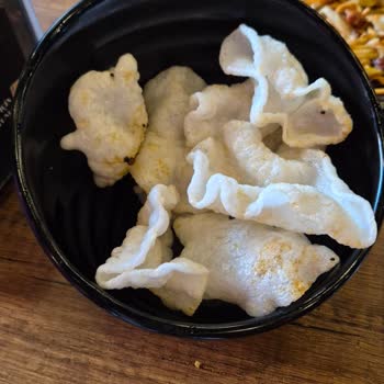 Hayal Kırıklığı Yaratan Restoran Deneyimi: Eksik Servis, Kalitesiz Yemek Ve İlgisiz Personel