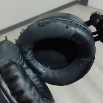 Rampage Kulaklık Pedleri Hızla Dökülüyor, Yedek Parça Bulunamıyor