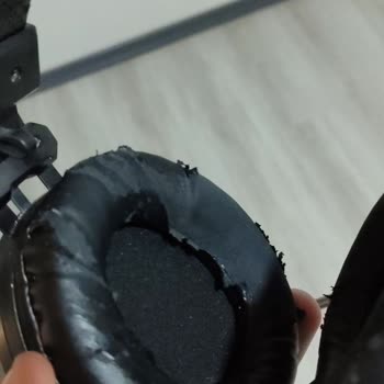 Rampage Kulaklık Pedleri Hızla Dökülüyor, Yedek Parça Bulunamıyor