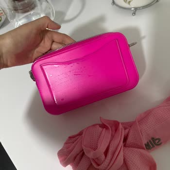 Benetton Çantada Kalıcı Renk Değişimi Mağaza Tarafından Reddediliyor