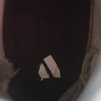 Adidas Spor Ayakkabım Kısa Sürede Yıprandı Ve Dikişleri Attı