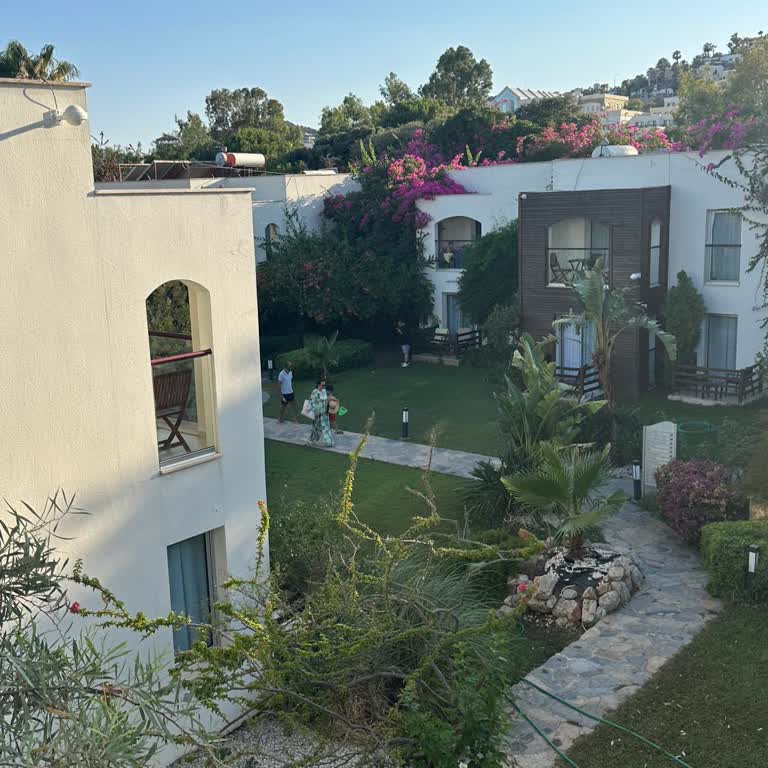 Costa Luvi Hotel'de Yetersiz Hizmet Ve Sınırlı Yemek Seçenekleri