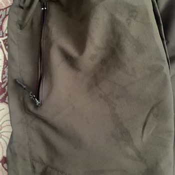 Aldığım Eşofmanın Rengi Gömleğimi Boyadı