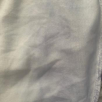 Aldığım Eşofmanın Rengi Gömleğimi Boyadı