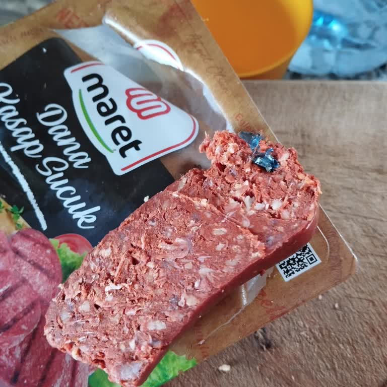 Aldığım Sucuğun İçinden Plastik Parçası Çıktı