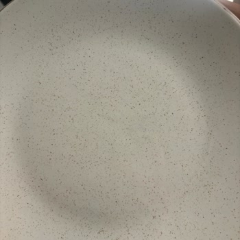 Porland Yemek Takımında Ciddi Çizilme Ve İlgisiz Müşteri Hizmeti