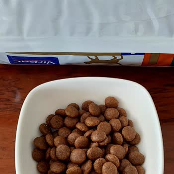 Aynı Markaya Ait Farklı Mama Paketlerinde Güven Sorunu Ve Farklılıklar