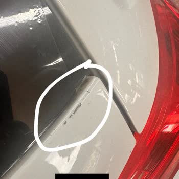 Egecan Volkswagen Bir Yeri Yaparken Başka Yere Zarar Veriyor