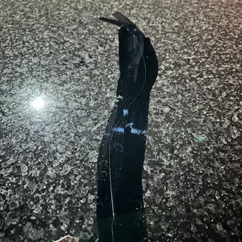 Tesla Araç Tavan Camında Üretim Kaynaklı Çatlak Ve Garanti Sorunu