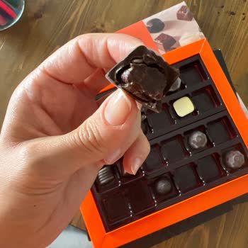 Aldığım Çikolata Kutusundan Kurt Çıktı, Sağlığımız Tehlikeye Girdi