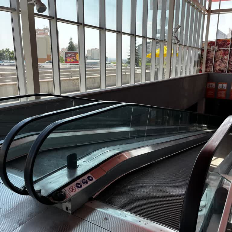 Yıllardır Çalışmayan Yürüyen Merdiven Sorunu