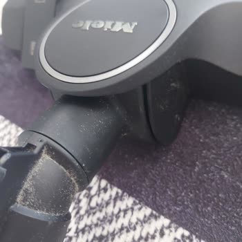 Süpürge Başlığında Sürekli Toz Birikmesi Sorunu