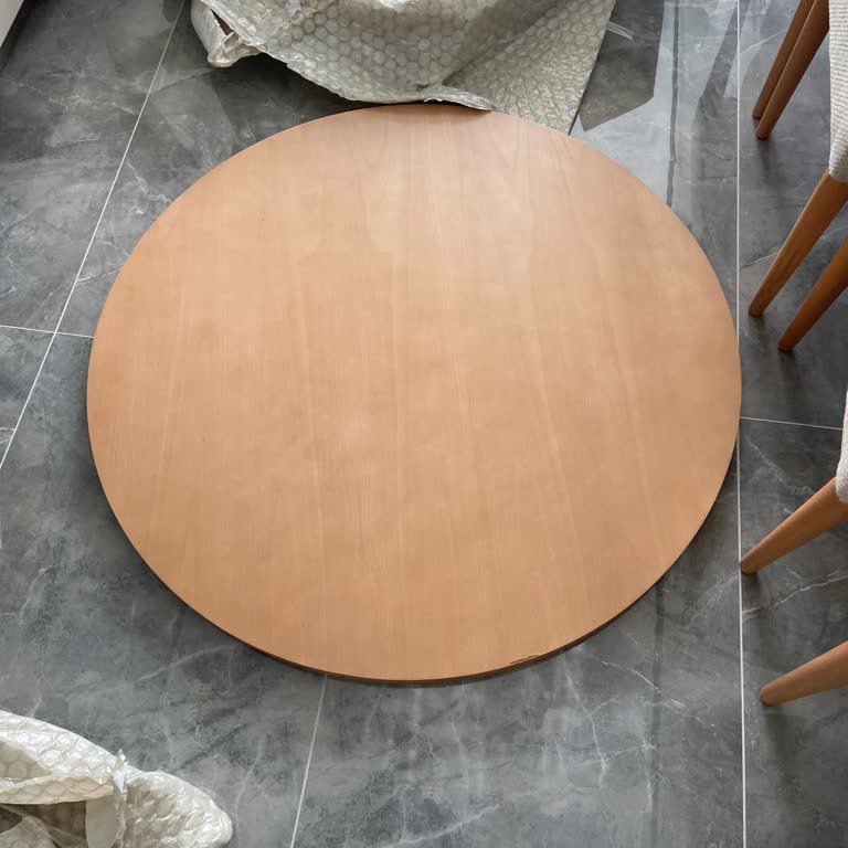 Kırık Masa Ve İlgisiz Müşteri Hizmetleriyle Hayal Kırıklığı