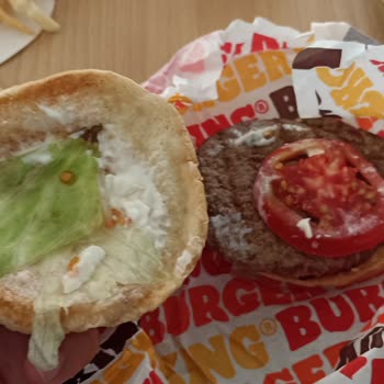 Burger King Whopper Menüde Görsel İle Gelen Ürün Arasındaki Büyük Fark