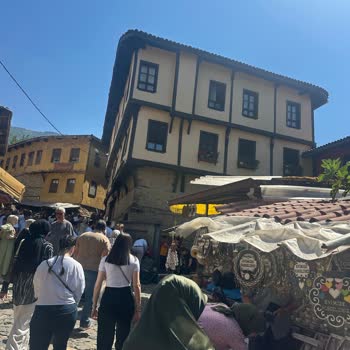 Cumalıkızık Ihlamur Altı Gözleme Evi Karadut Suyu Organik Değil