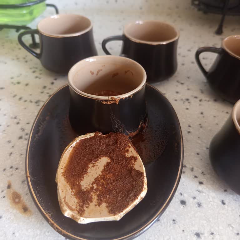 Schafer Türk Kahvesi Fincan Takımı Kullanımda Çatladı, Mağaza Ve Müşteri Hizmetleri Yardımcı Olmadı