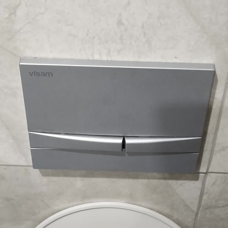 Yeni Tuvaletten Sürekli Su Sızıntısı: Hayal Kırıklığı