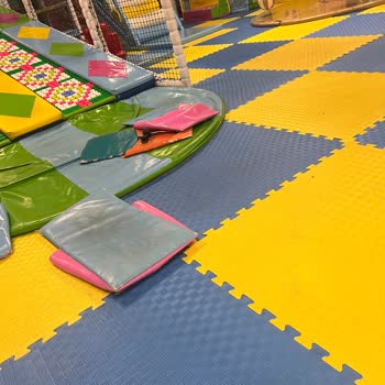 Kozzy AVM Playland Hijyen Yok