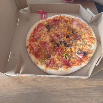 Bol Malzemos Pizza Beklerken Malzemesiz Pizza Şoku