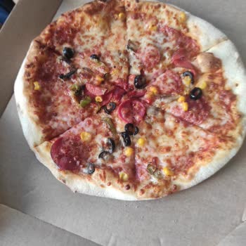 Bol Malzemos Pizza Beklerken Malzemesiz Pizza Şoku