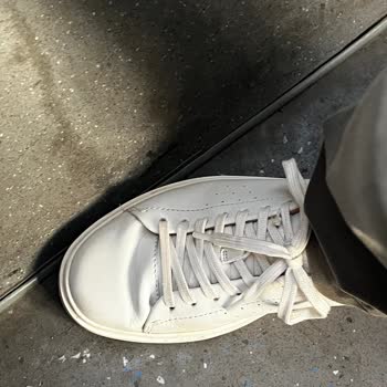 Satın Aldığım Clarks Spor Ayakkabının Ön Kısmında Katlanma Ve Kalite Sorunu