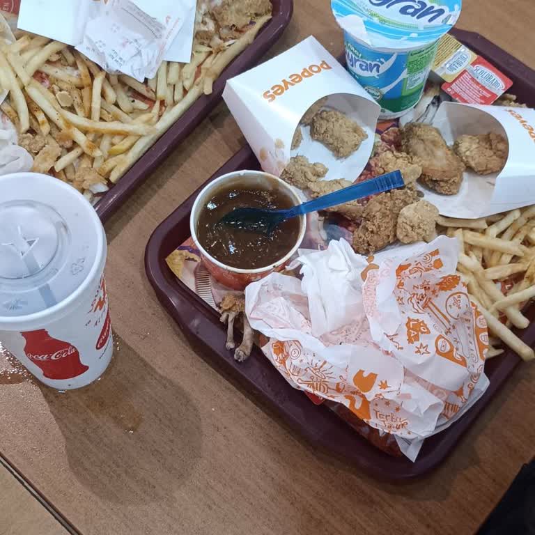 Popeyes'ta Kötü Kokulu Menü Ve İlgisiz Personel Deneyimi
