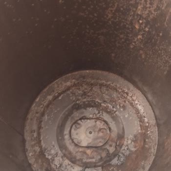 The Mia Aldığım Çöp Kovası Kısa Sürede Paslandı ve Sızdırdı, Firma Yardımcı Olmadı