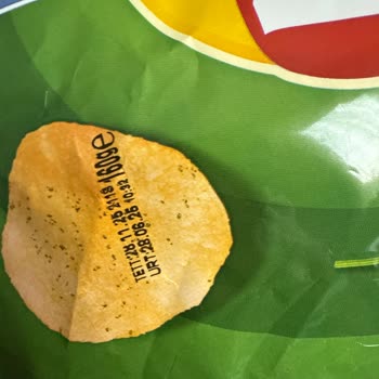Lays Cips Paketinden Saç Çıkması Şoku