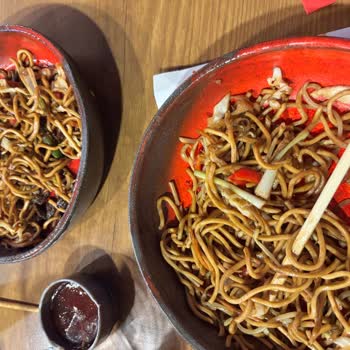 Kötü Yemek, İlgisiz Personel Ve Hakaret İçeren Müşteri Hizmeti Deneyimi