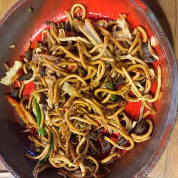 Kötü Yemek, İlgisiz Personel Ve Hakaret İçeren Müşteri Hizmeti Deneyimi