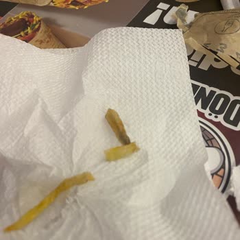 Usta Dönerci'de Sert Patates Ve Tavuk Şikayeti