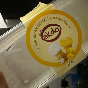 Dondurmanın İçinden Plastik Parça Çıkması Büyük Hayal Kırıklığı