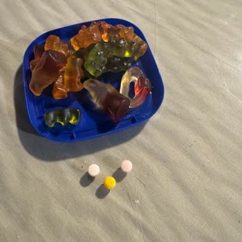 Haribo Şeker Paketinden Çıkan Bilinmeyen Hap Şeklindeki Sert Maddeler