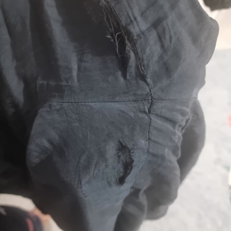 Aldığım Pantolon 2. Giyişte Yırtıldı, Değişim Talep Ediyorum