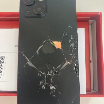 Yenilenmiş İphone 15 İki Kez Kırık Çıktı Mağduriyetim Giderilmiyor