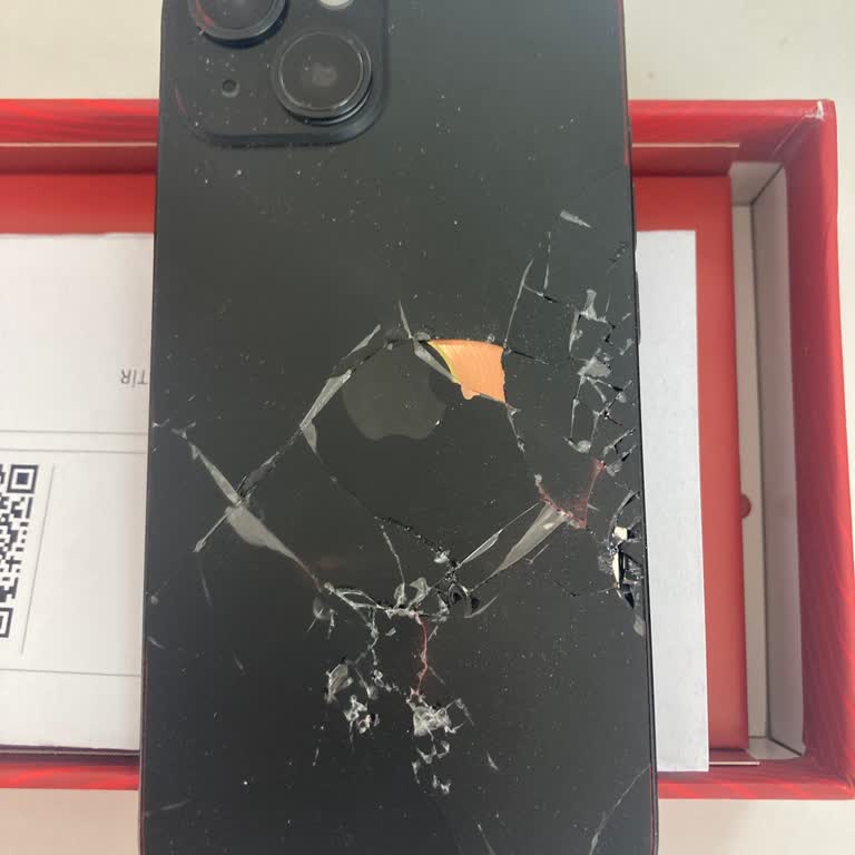 Yenilenmiş İphone 15 İki Kez Kırık Çıktı Mağduriyetim Giderilmiyor