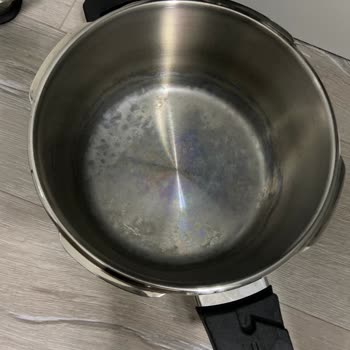 Jumbo Çelik Tencere Ve Düdüklü Set İlk Kullanımda Karardı