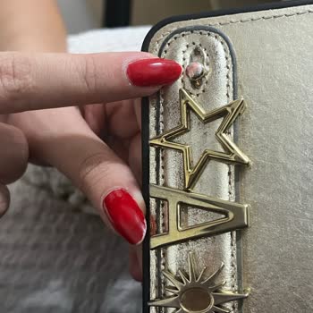 Aldığım Kılıf Kısa Sürede Bozuldu Ve Param Boşa Gitti