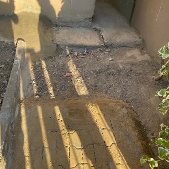 Ayedaş Çalışması Nedeniyle Apartman Girişinde Güvenlik Ve Düzen Sorunu