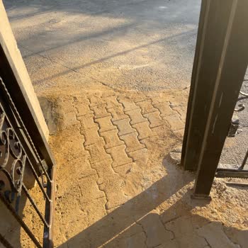 Ayedaş Çalışması Nedeniyle Apartman Girişinde Güvenlik Ve Düzen Sorunu