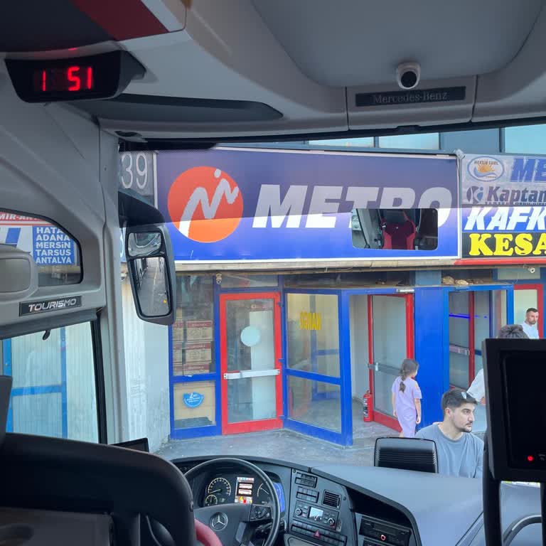 Otobüs Perona Girmedi, Haber Verilmeden Sefer Kaçırıldı!