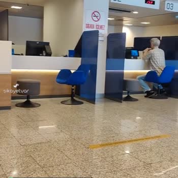 Yapı Kredi Bankası Boş Gişelerin Olması Nedeniyle Çok Fazla Bekliyoruz