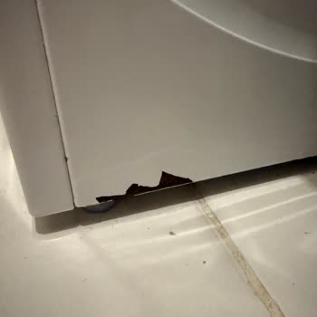 Yeni Alınan Siemens Çamaşır Makinesinde Paslanma Ve Boya Dökülmesi Şoku