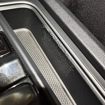 Cupra Formentor 2024 Deformation im Konsolenbereich bei nur 1 Jahr