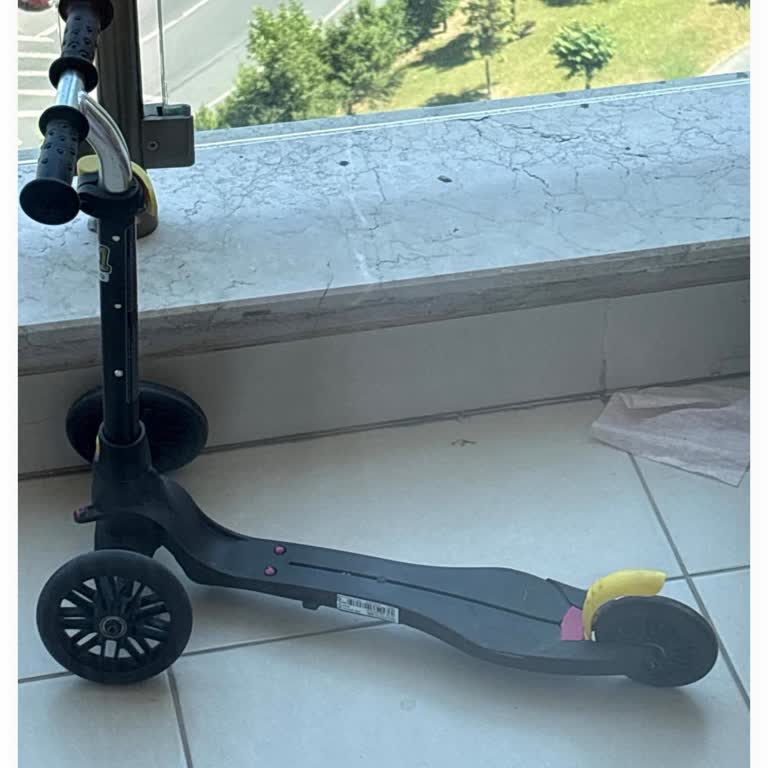 Scooter Gövdesi Kırıldı Yedek Parça Bulunamıyor