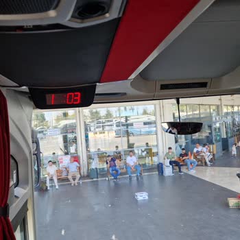 Otobüs Yolculuğunda Gecikme İlgisizlik Kaba Personel Ve Eksik Hizmet Şoku