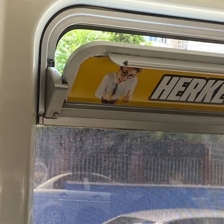 G34 Tramvayında Klimasız Yolculukta Nefes Alamıyoruz